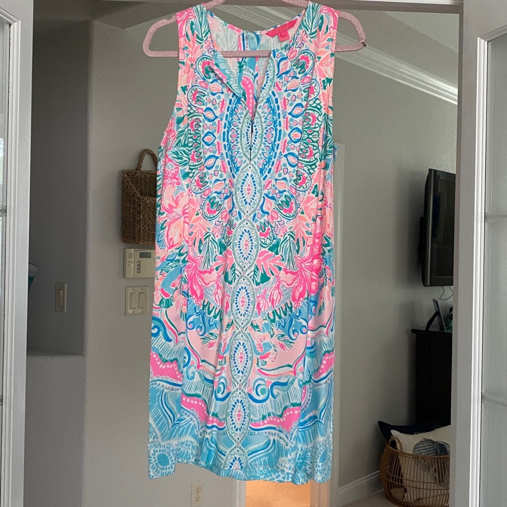 Lilly Pulitzer Vibrant Sleeveless Dress with Pink and Blue Patterns